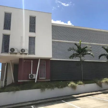Meuble De Standing Au Coeur Des Commodites Schoelcher Bagian luar foto